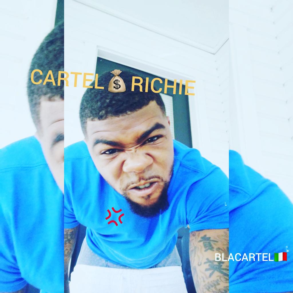 rich_yella's tweet photo. #엑소_Power #Serendipity #MyLaborDayIn4Words #HurricaneIrma #BLACARTEL🇮🇹 https://t.co/9C4p5uaKxZ