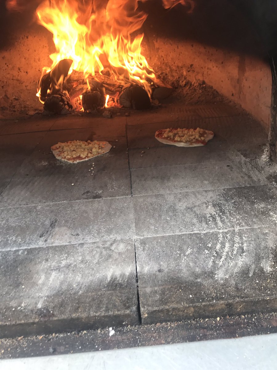 chariotofwood's tweet photo. If pizza makes you happy come and find the Chariot for wood fired 🍕 at Seadown holiday park Charmouth from 5pm for this weeks only outing https://t.co/lQQ5t3tk8f