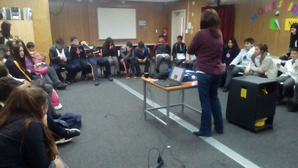 opd_penco's tweet photo. 1° sesión del taller «más que princesas» esc. Ethel Henck de Grant @lasniñastienenderechos @equidaddegénero @opd_penco   @VictorHugoPenco https://t.co/hmhmndTKhG