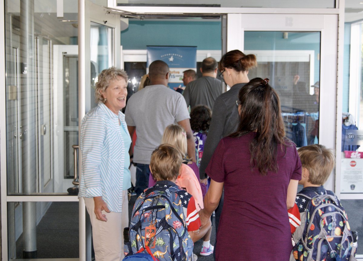 bps271's tweet photo. Off to a great start at Poplar Bridge Elementary School! #BPSfirstday https://t.co/8IACRm2dhQ