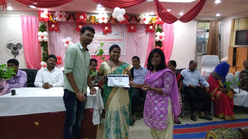 rc_bbsrfriends's tweet photo. Happy #TeachersDay !!
#Rotaract50 #rotary50 #Gratuliere #Rotaract3262 #letsgiveback  @rotaract3150 https://t.co/nGeM7uVhk2