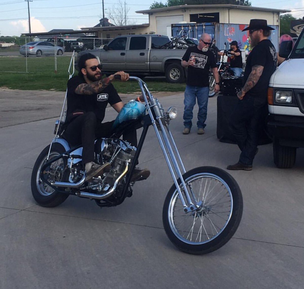 Fads come and go but an old school chopper will always be cool 😎