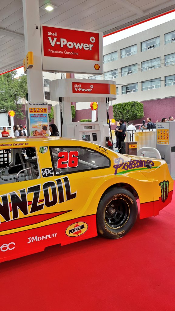 AutosyMas's tweet photo. Todo listo p/la apertura de la 1a. Estación @Shell_Mx proveedor de #Ferrari combustibles mejorados y litros completos #HolaShell Bienvenidos https://t.co/wzBa3VjPT5