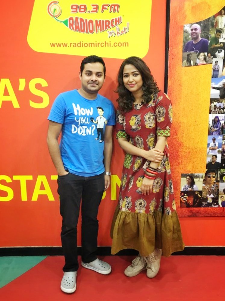 Had a great chat wid the lovely <a href="/sohinisarkar01/">Sohini Sarkar</a> at Mirchi today! Love to team #ShobBhooturey ! <a href="/SVFsocial/">SVF</a> <a href="/BirsaDasgupta/">Birsa Dasgupta</a> <a href="/itsmeabir/">Abir Chatterjee</a>