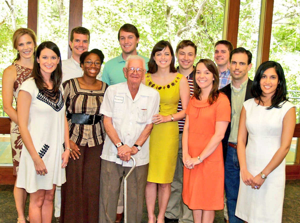 SCOTXHistSocy's tweet photo. Current & former #SCOTX JJ, clerks & staff—register for this weekend's #BAbreakfast! 🍽☕️🥂⬇️
https://t.co/FgM56w2kOm
#AppellateTwitter ⚖️🏛 https://t.co/KDRugXnMUT