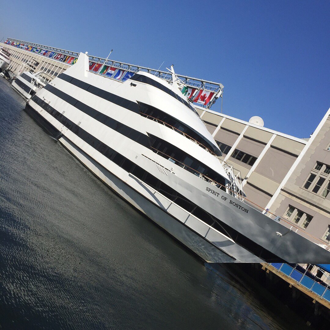 JamminWizard's tweet photo. Lunch Cruise happening now. Later @DjElSidBoston and I rock out with M.I.T @SpiritofBoston #yachtlife #djlife #ilovemyjob #letsmakeitmagic https://t.co/TfgOnPe1aC