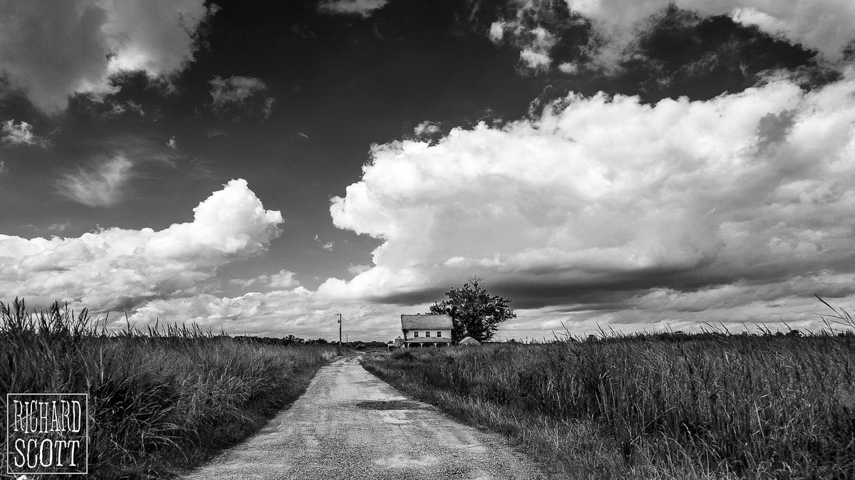 RichardScottIAM's tweet photo. https://t.co/BDW2H7lEmX #abandoned #abandonedhouse #abandonedhome #abandoneddelmarva #abandonedhouse #blackandwhitephotography #farmhouse https://t.co/MGEsngFSHS