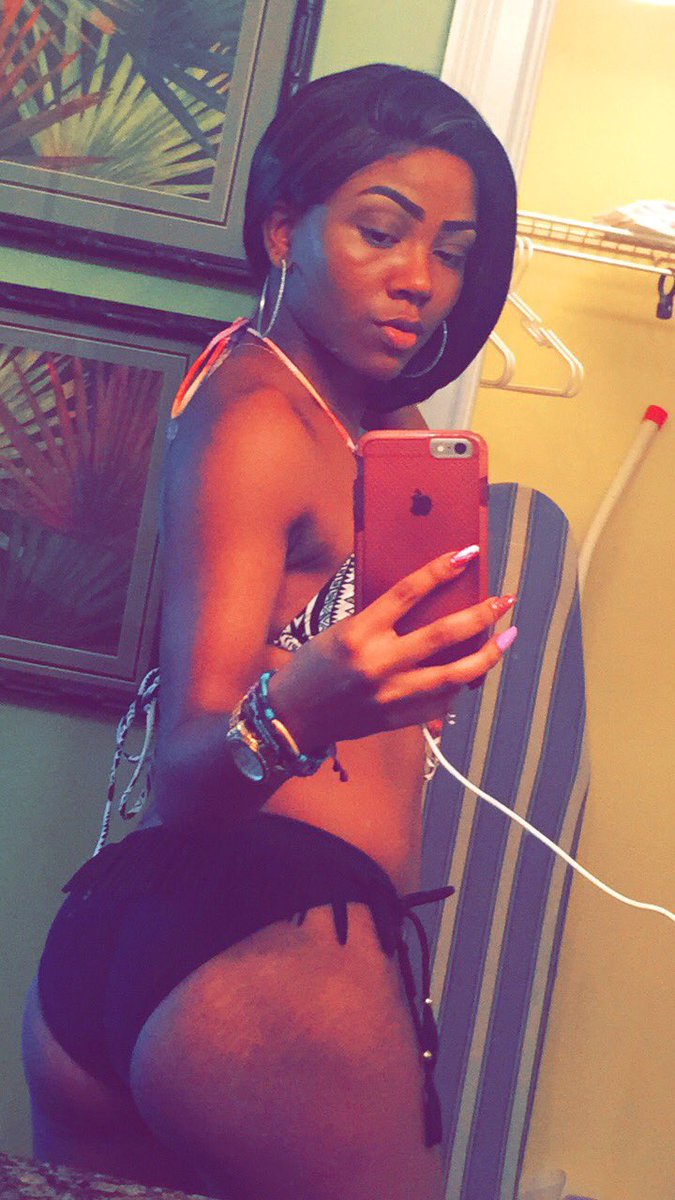 Lexxsusss_'s tweet photo. #Day3 #Beach2k17 🤘🏽💜 https://t.co/vCTf6PfdbH