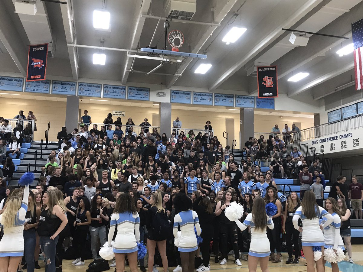 jaysenanderson's tweet photo. Scenes from today's Pep Fest #jaguarnation #BPSfirstday https://t.co/xJyhHO6iOm