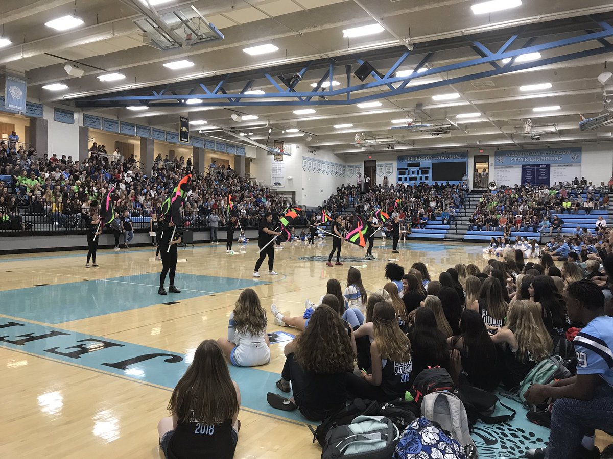 jaysenanderson's tweet photo. Scenes from today's Pep Fest #jaguarnation #BPSfirstday https://t.co/xJyhHO6iOm