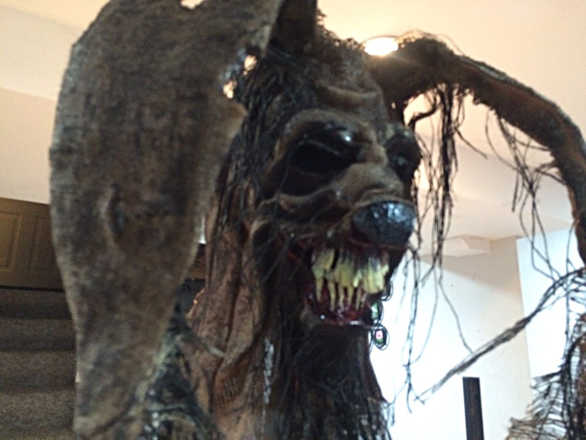 AaronNobess's tweet photo. Check out my new rabbit! #CryptSkin #masks #creepy #halloween2017 #halloween #costume #ComicCon #Horror #burlapart https://t.co/uR7gL2zq7b