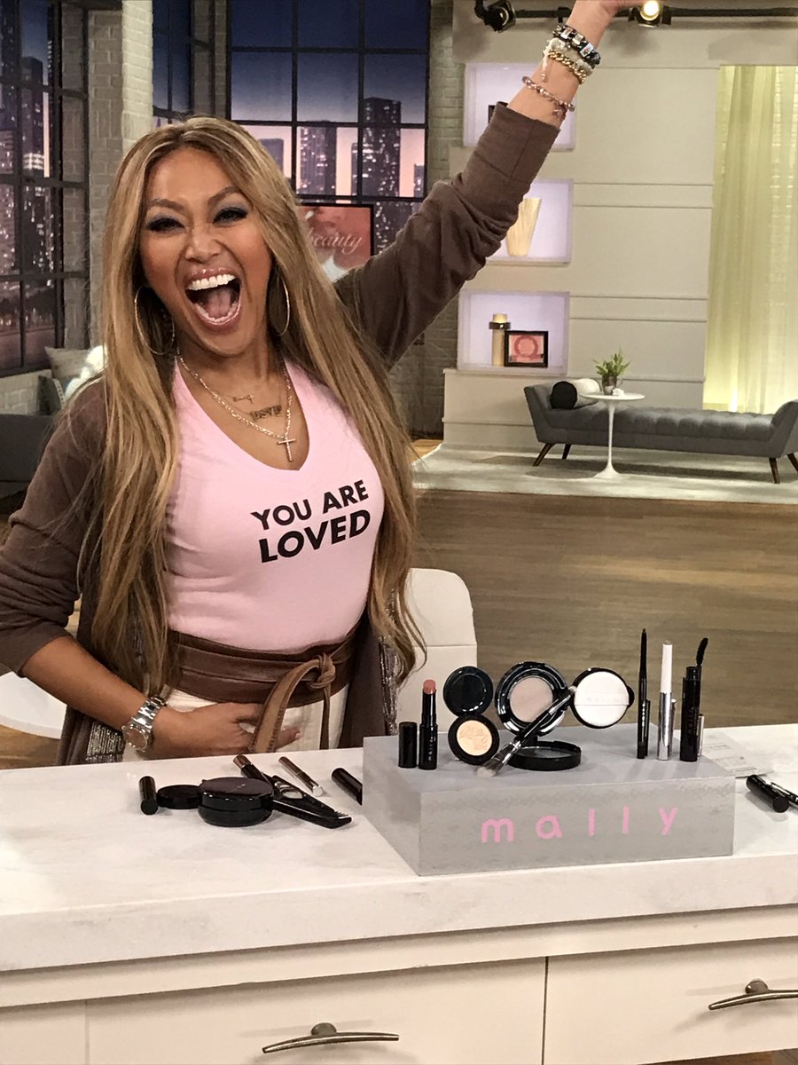Demonstrating Her Tsv Inspired Beauty - Mally Makeup Qvc Demonstrating Her Tsv Inspired Beauty - Mally Makeup Qvc