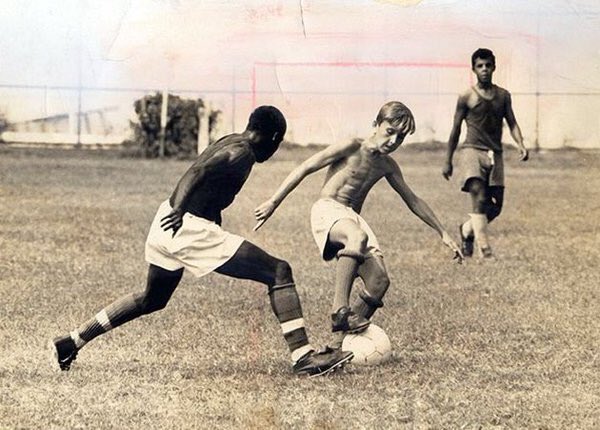 Zico aos 14 anos em uma escolinha de Futebol do Flamengo, 1967.