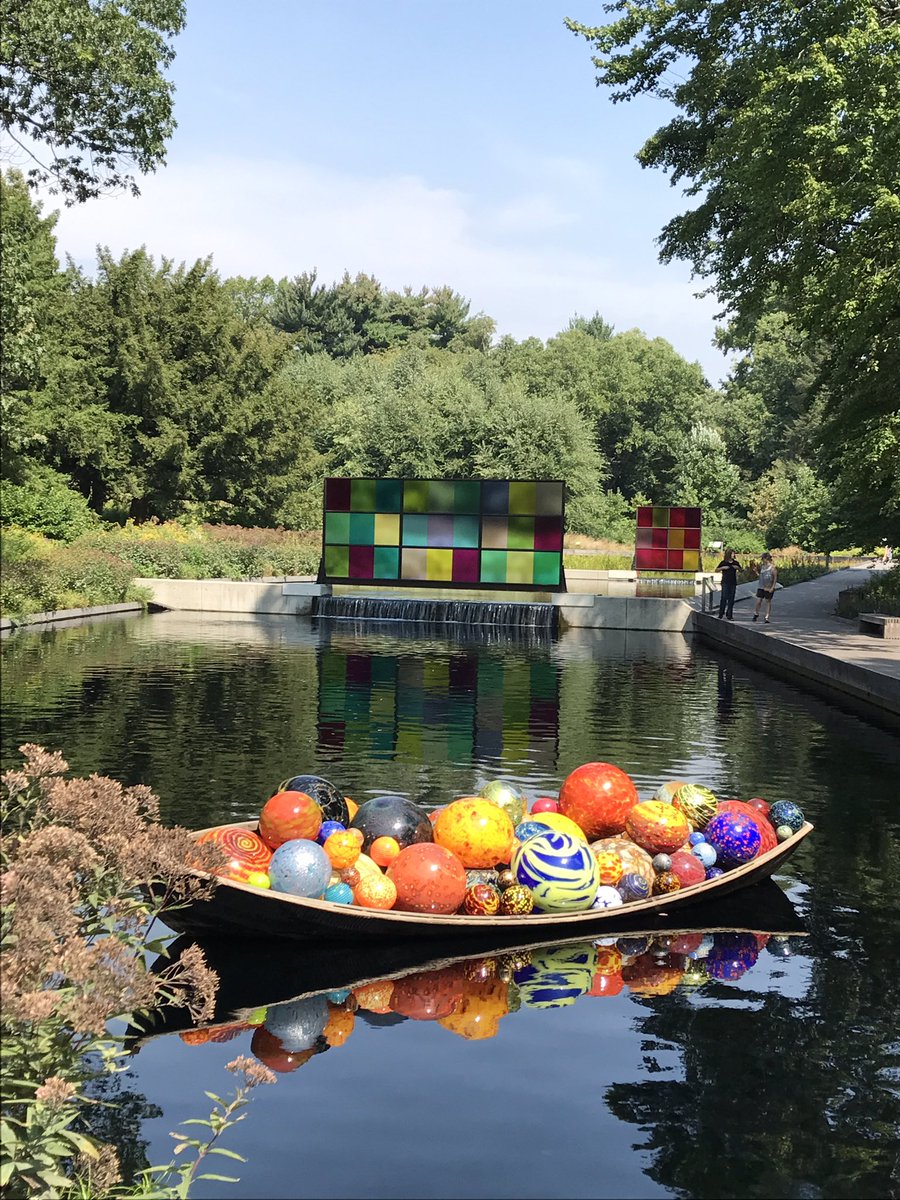 AlanEusden's tweet photo. Enjoying Chihuly at the NY Botanical Gardens. https://t.co/o7BlT3GFhC