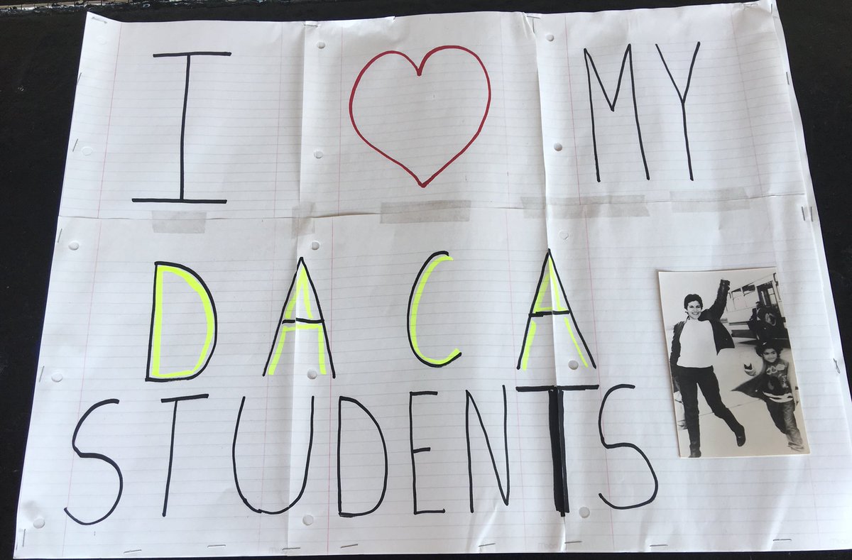 ProfesoraEspana's tweet photo. I LOVE MY DACA STUDENTS ✊🏽(pic of me at ~5yrs old with mom leaving 🇨🇱 for 🇺🇸) #BacktoSchoolMessage #Resist #DACA #IAmAnImmigrant #EnLaLucha https://t.co/WPSUzQLekd