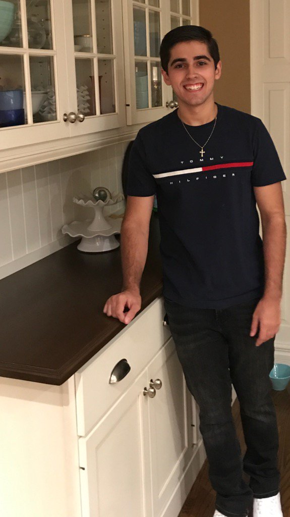 EPR14564's tweet photo. Where did the time go? 1st day of school. #Senior #SummersOver https://t.co/uM7x6nFtoG