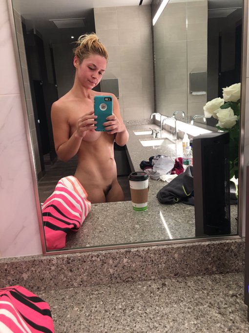 My bush and a coffee cup 🌳☕️ https://t.co/XHdoUn9dZj