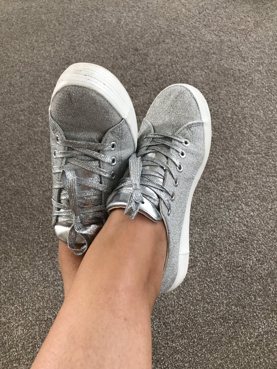 HNMagazine1's tweet photo. Loving my updated disco pumps from @OaksBoutique they always have something I ❤️ #shoplocal #shopindie https://t.co/bvXLPgnFJa