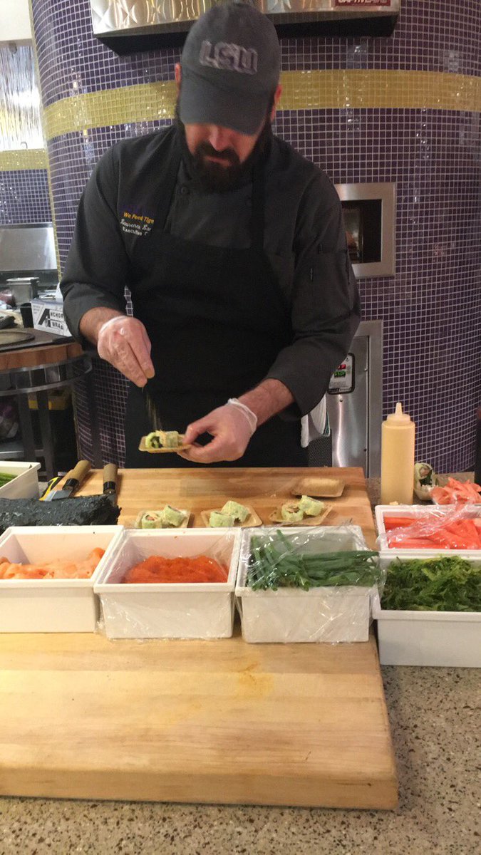 LSUDining's tweet photo. Head over to The 5 and 459 Commons to chat with the chefs! #wefeedtigers #eatandgreet #lsudining #campusdining https://t.co/FiPj6J9XWd