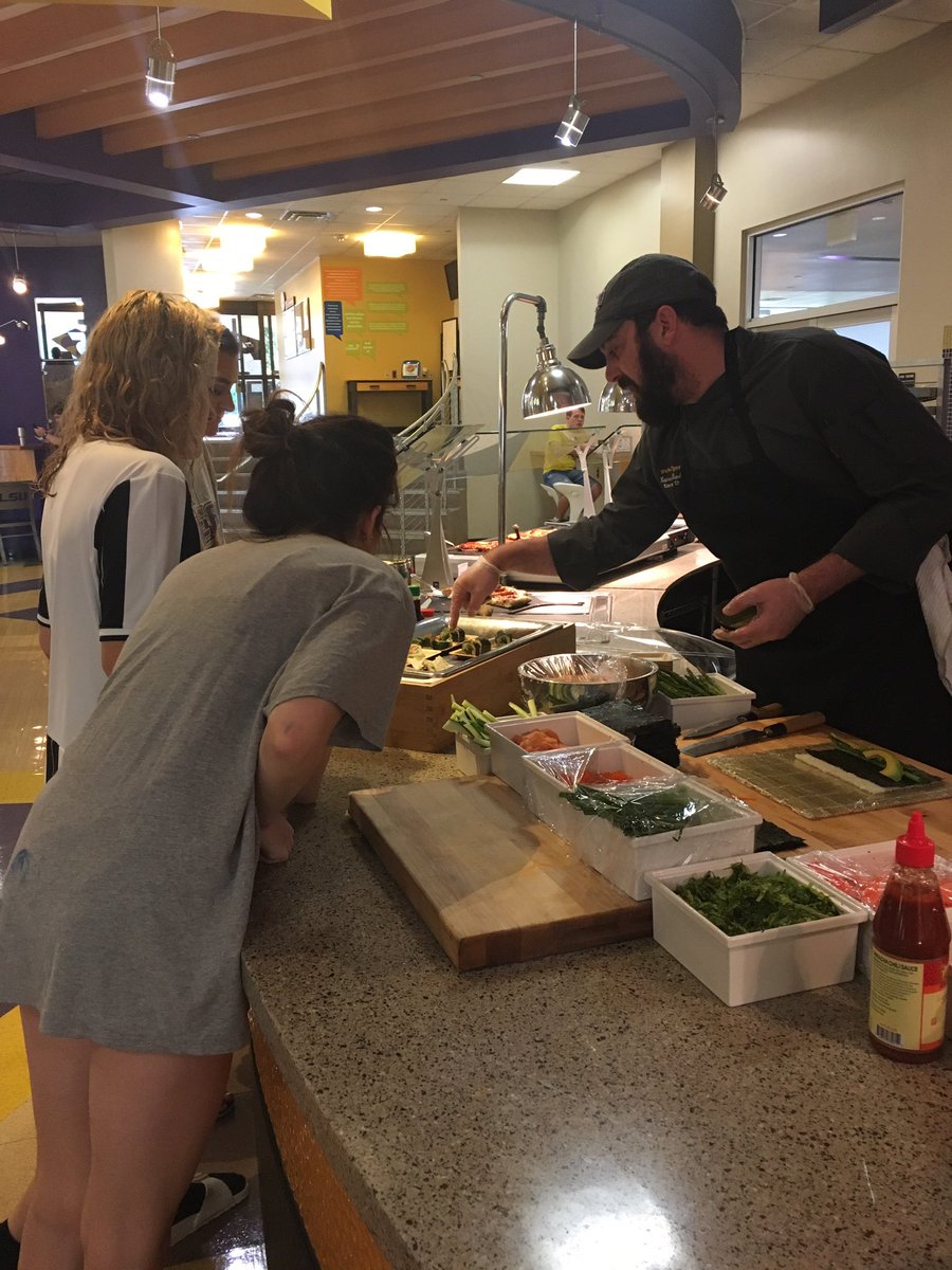 LSUDining's tweet photo. Head over to The 5 and 459 Commons to chat with the chefs! #wefeedtigers #eatandgreet #lsudining #campusdining https://t.co/FiPj6J9XWd