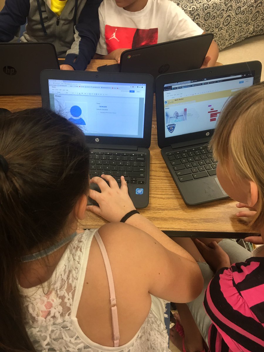 MsRobbinsSGF's tweet photo. Our experts got our novices set up with their Profiles of a Learner! #POLsps #studentsareteachers @officialSPS https://t.co/28vfINHyHI