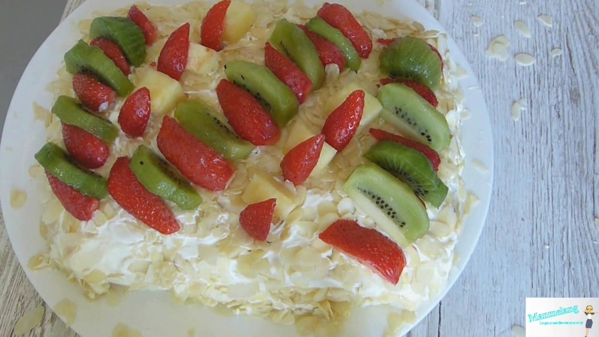 Manmelang1's tweet photo. Le #gâteau #multifruits #frais et #onctueux à la #crème diplomate...#testez c'est une tuerie !😍
#gourmandise #rentree2017 #yummy #culinary ✌ https://t.co/06Mfw8TqSe