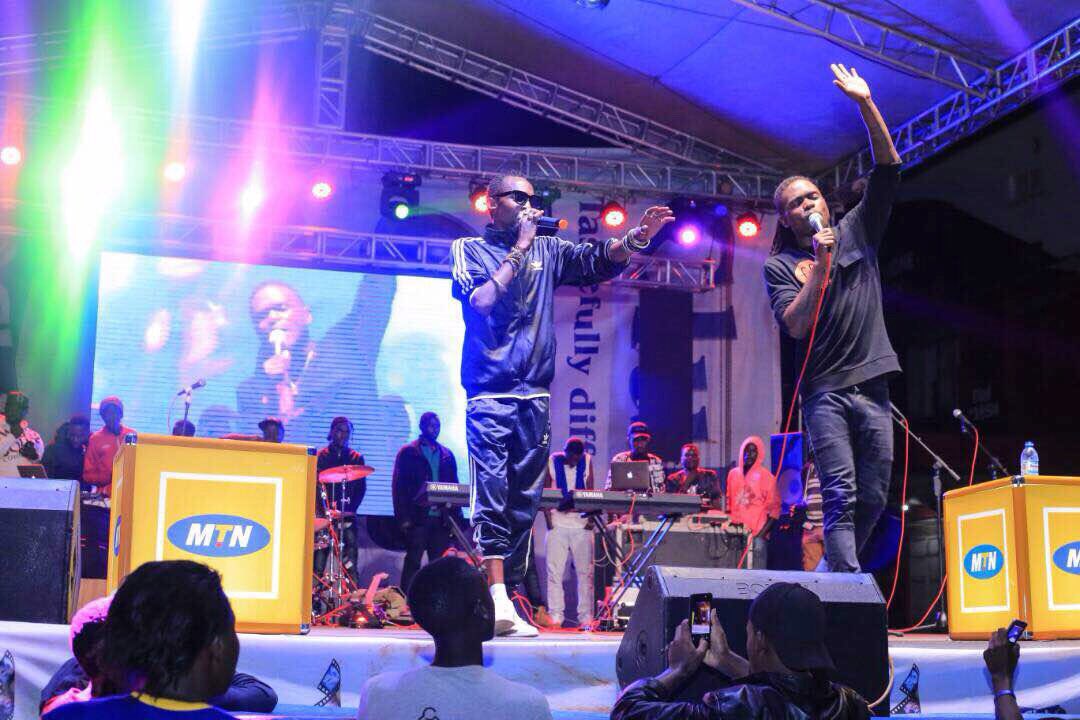 RadioandWeasel's tweet photo. #ClubMegaFest Ting Masaka๐ฅ๐ฅ๐บ๐ฌ Beautiful People. Thank you @mtnug @ClubPilsener
We can't wait to meet y'all #3rdNovKYADONDO #10YearsOfRAW https://t.co/PtM5cGyzE0