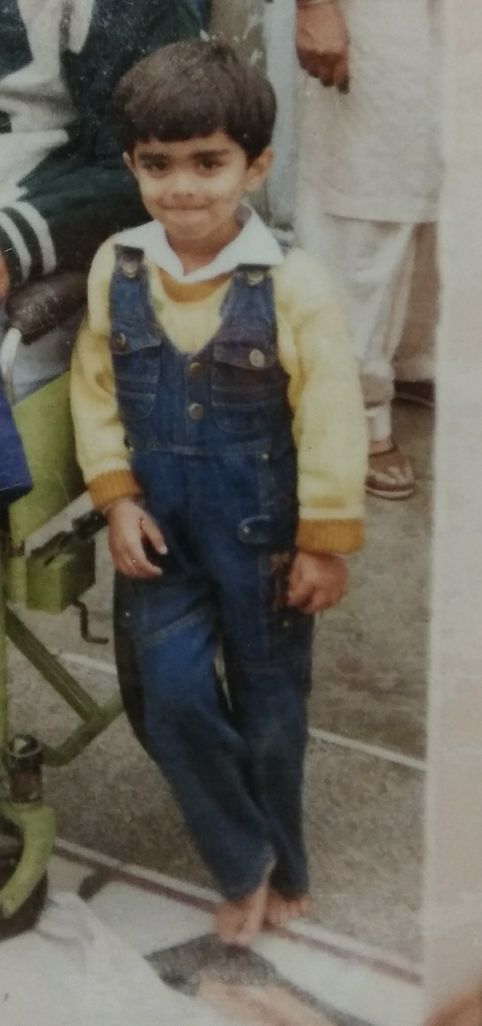 SanjeevDecoder's tweet image. Hey Decoders.... Here is a picture of our Decoder boy when he was a 4 years old #NaughtyBoy @TheRajatCode