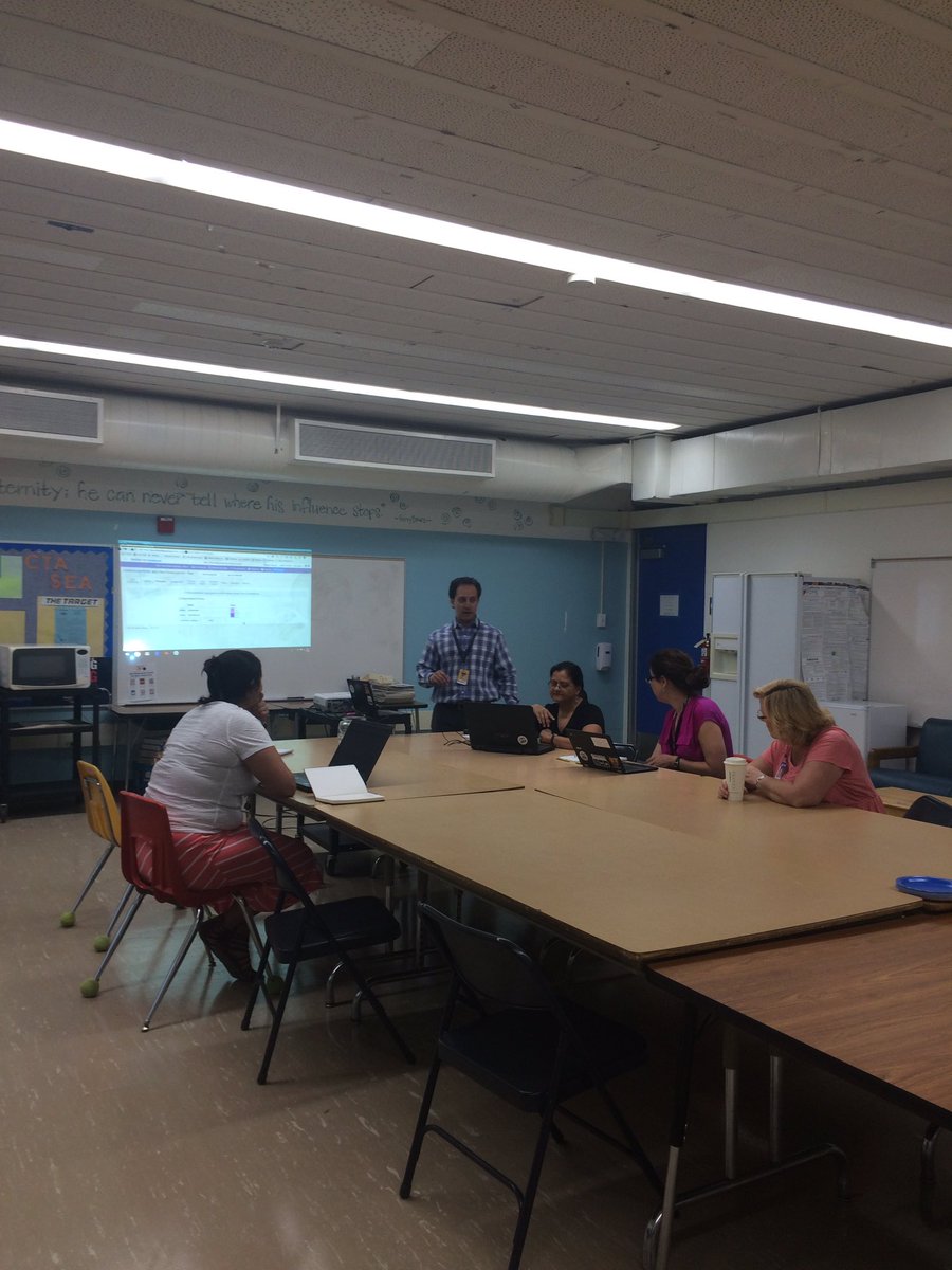 MelodyDennert's tweet photo. First Breakfast Club meeting at Madera, focus on gradebooks with @docmess99 . Thanks @justjulie44 for the idea.#simischools https://t.co/I87gYFkyPA