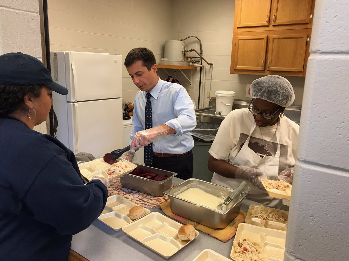 PeteButtigieg's tweet photo. At MLK Center, @sbvpa and @getREALServices are partnering to provide nutrition and prevent social isolation of our senior residents. https://t.co/Seyu94TcQJ