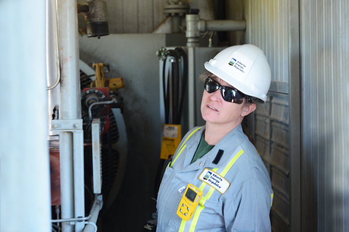 AER_news's tweet photo. Like a detective, inspector Jodie Fedorak pieces together clues at energy sites to see if companies follow the rules https://t.co/Nyp65Qp2v3 https://t.co/1C4H8bXun8