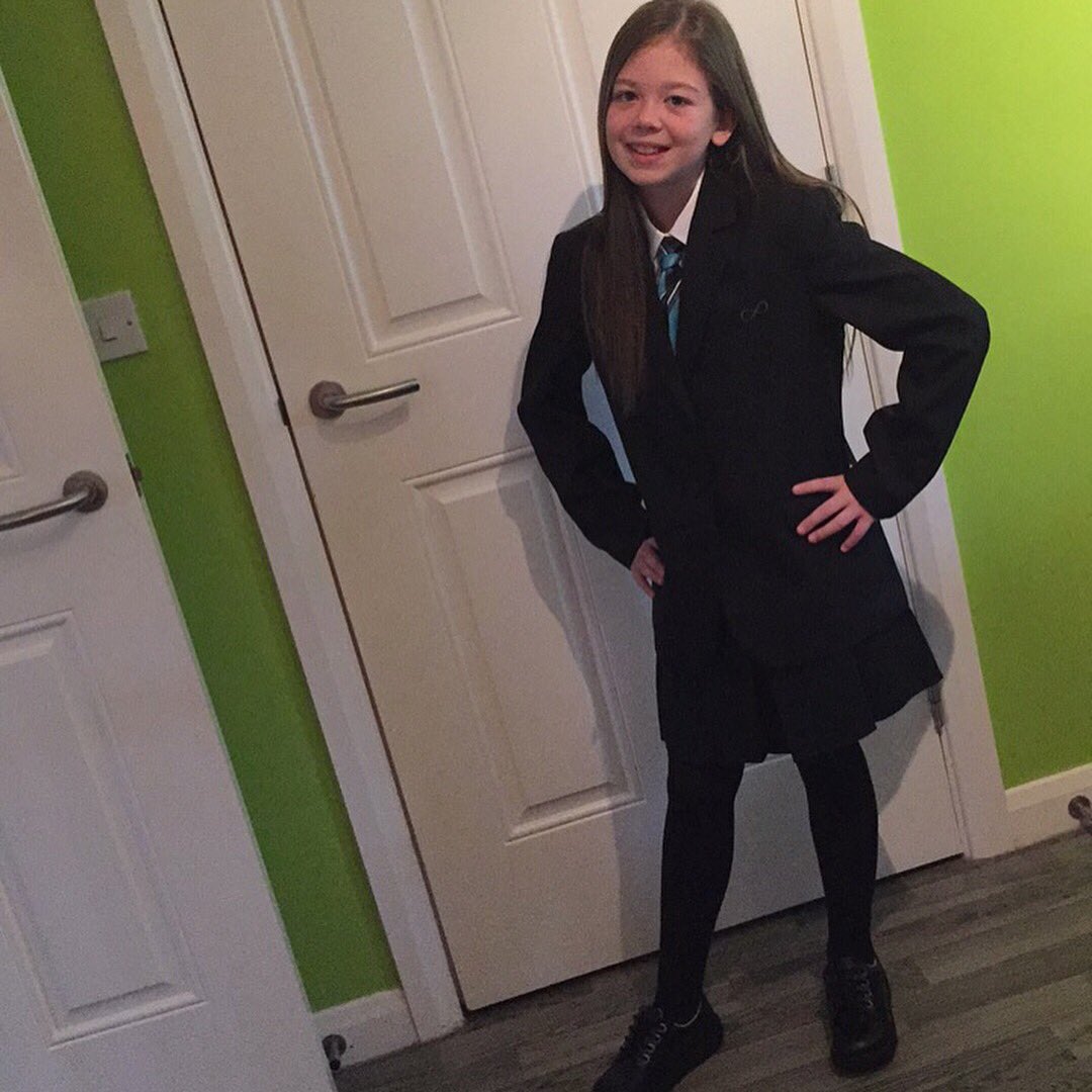 Missyf86's tweet photo. All 3 Of My Girls On Their 1st Day Back At School #BrookeYr7 #PaigeYr4 #IslaNursery 💜💛❤️ @official_BSCA https://t.co/BRDUapf3RF