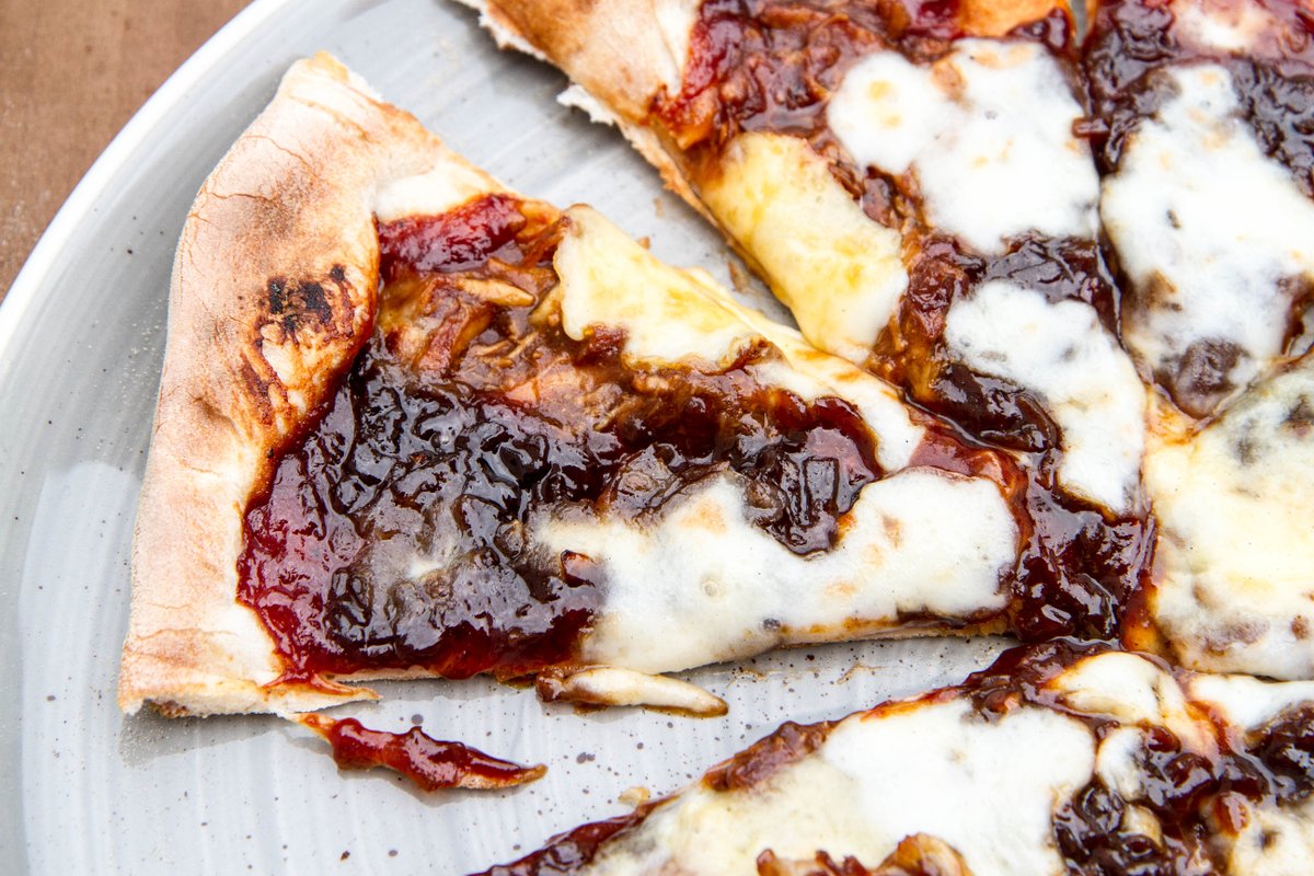 Salami sourdough pizza – Veronetto salami with spicy nduja, gorgonzola and wild rocket. This week's favourite slice!🍕

#WinchmoreHill #pizza