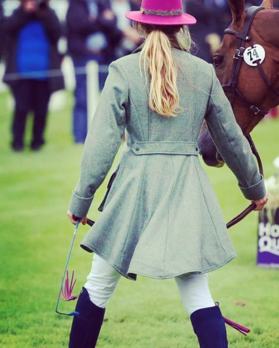 Trot up @LRBHT_Official photo credit <a href="/nicomorgan/">Nico</a> @TaraPunterPR