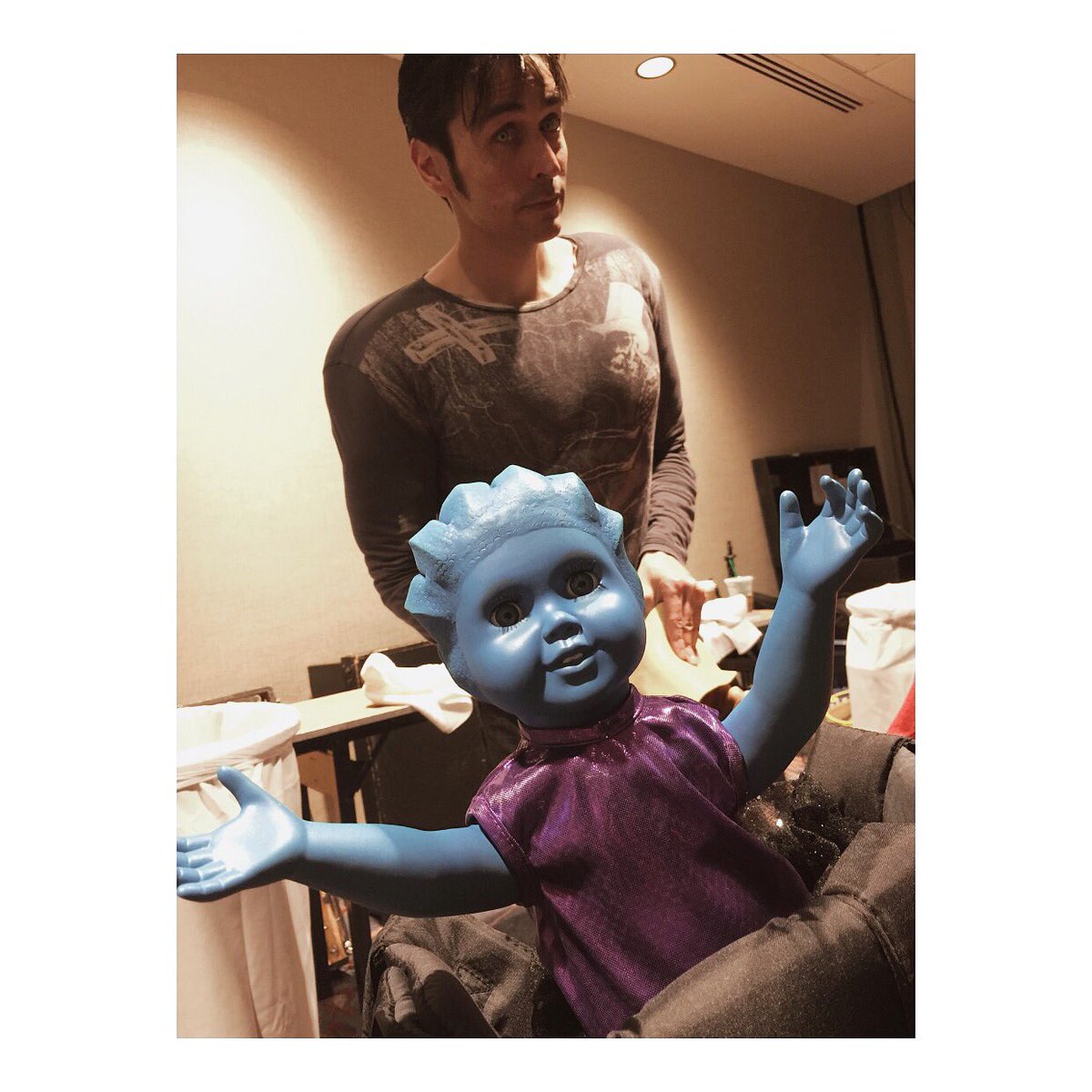 <a href="/Mark_Meer/">Mark Meer</a> aka Commander Shepard with his wee baby Asari before our <a href="/masseffect/">Mass Effect</a> panel 👽👽👽👽👽👽👽👽👽👽👽👽