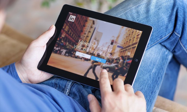 48Digital's tweet photo. What do recruiters look for on your LinkedIn profile? https://t.co/iOEwcSKHHw #LinkedIn #Recruitment #Social #Tech #IT #Jobs #Hiring #Tips https://t.co/7DMgZgTJK6