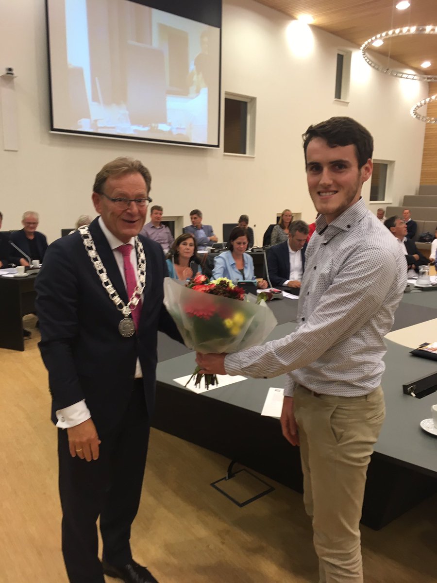 CUSGPZeist's tweet photo. Vanavond is Julian Wassink geïnstalleerd als buitengewoon raadslid voor de @CUSGPZeist. Veel dank aan Peter Rigters voor zijn inzet! https://t.co/wsZJC8MEMr