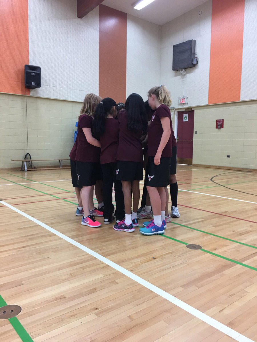 Thanks for the inspiration grade 7s! We're trying to untangle the human knot in 5A. <a href="/CalGirlsSchool/">Calgary Girls Charter School</a> @ms_Ermter