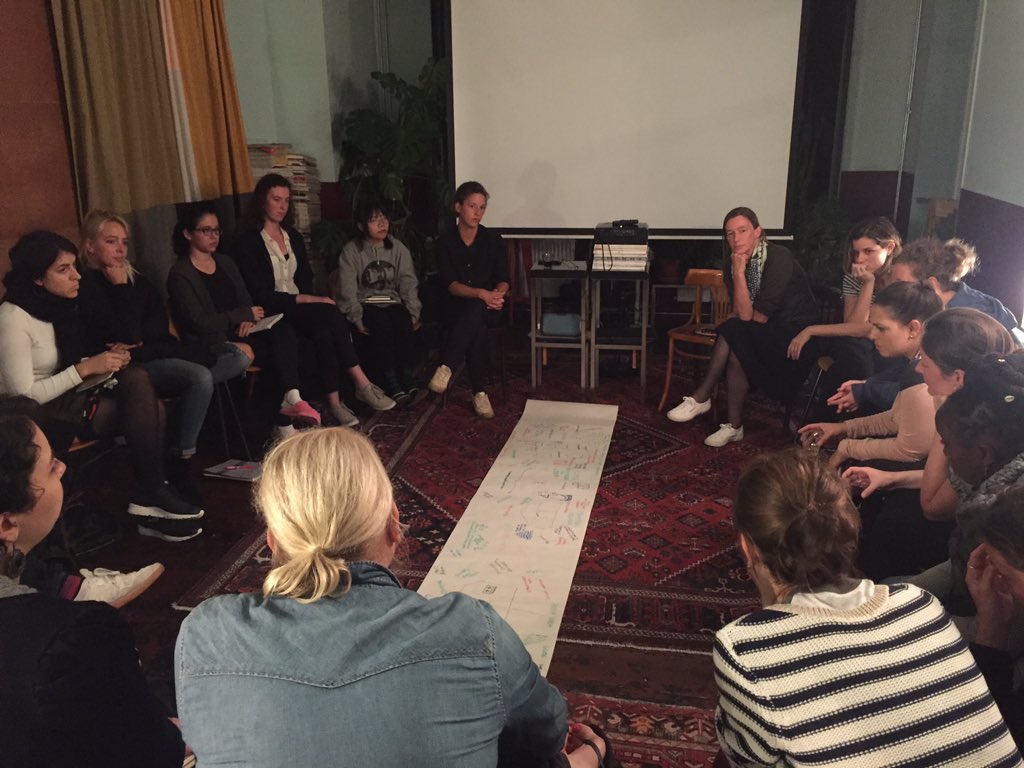ReinwardtAcad's tweet photo. Time for reflection and discussion #MasterMuseology #IntroductionWeek #Groningen https://t.co/qT6XAroAS4
