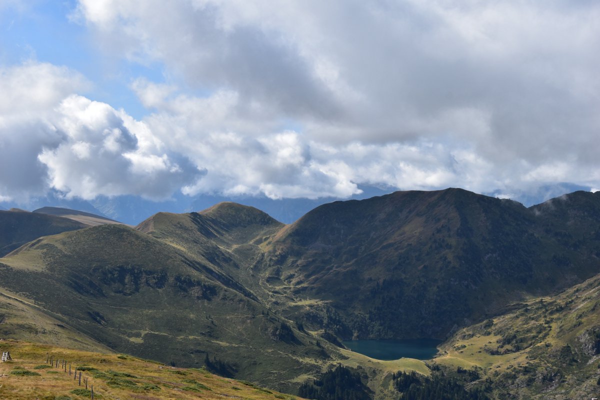 LonePeakbagger's tweet photo. Looking S on the way down the Mont Né, Pyrenees 1st September 2017
#montne #picdulion #montious #lacdebareilles #hiking #randonnee #pyrenees https://t.co/jb1zWBKYY9