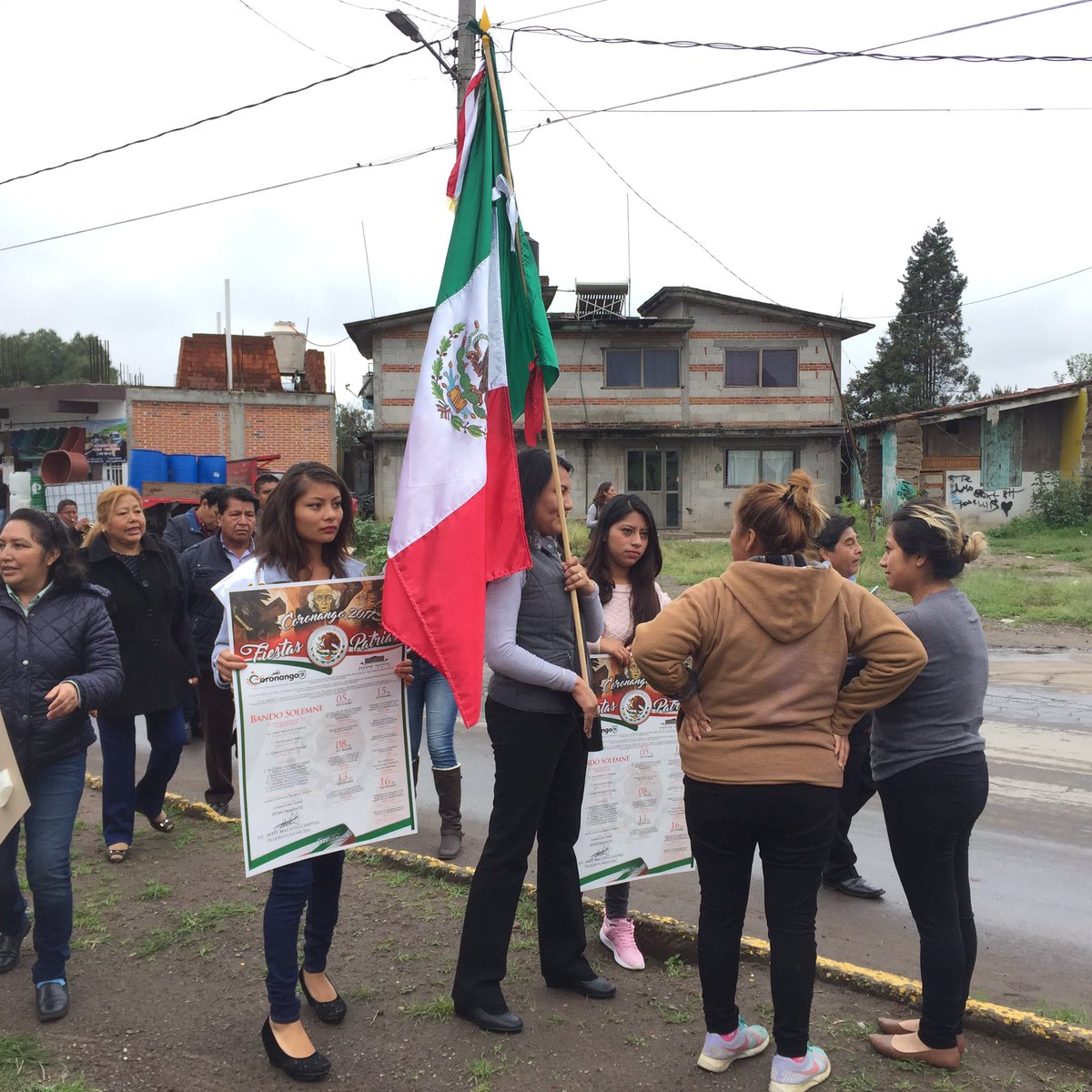 Melymak's tweet photo. #PegaDeBandoFiestasPatrias por el 207 Aniversario de la Independencia de México 🇲🇽 #Coronango https://t.co/BNKp9wJnes