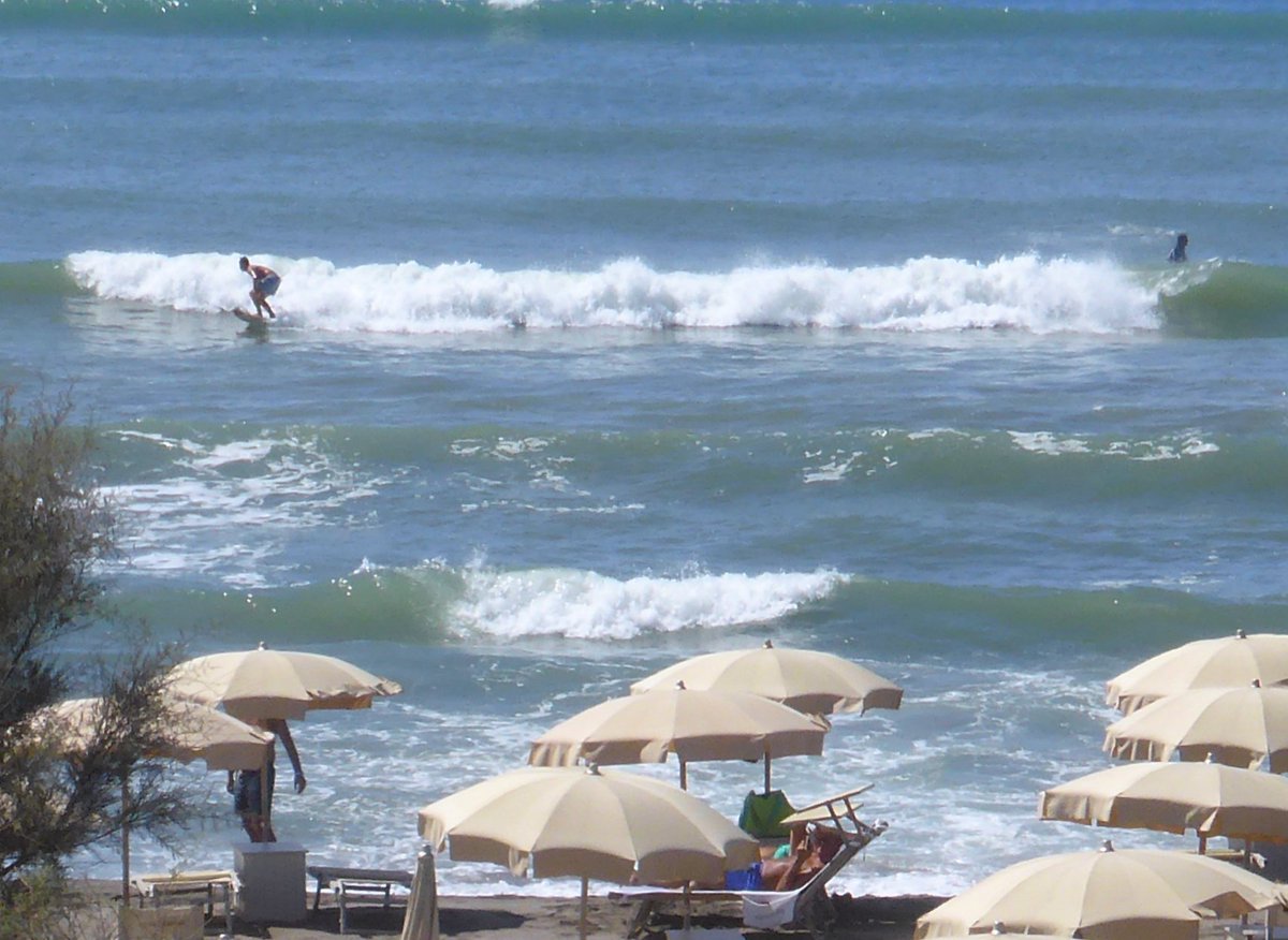 NicolaAlocci's tweet photo. Wave Can't Wait at #chiarone #capalbio #maremma #toscana #surf #mare #beach https://t.co/IZbCi8yDCX