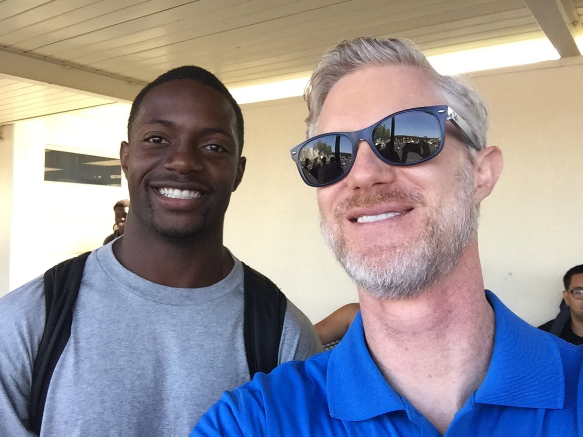 LaHabraHS's tweet photo. Player of the Week! @SkylerTaylor31 #7TDs #schoolrecord @ocvarsityguy @SteveFryer @SoCalSidelines @SportsLHJ @LHHighlanders https://t.co/HFZOcM07Pn