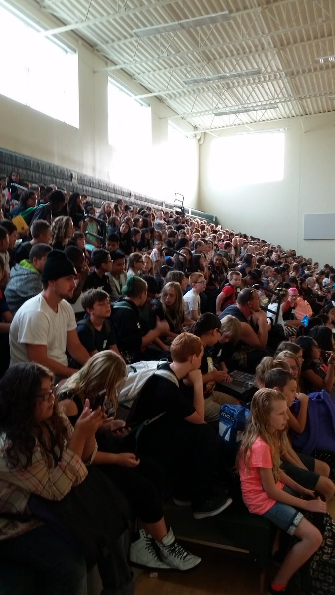 MrGregHarris's tweet photo. Meet the newest #RoweMS students! Welcome 6th graders! We're glad you are here! Every. One. @RMS_Shamrocks @nc12Schools https://t.co/yQU9NeYd43