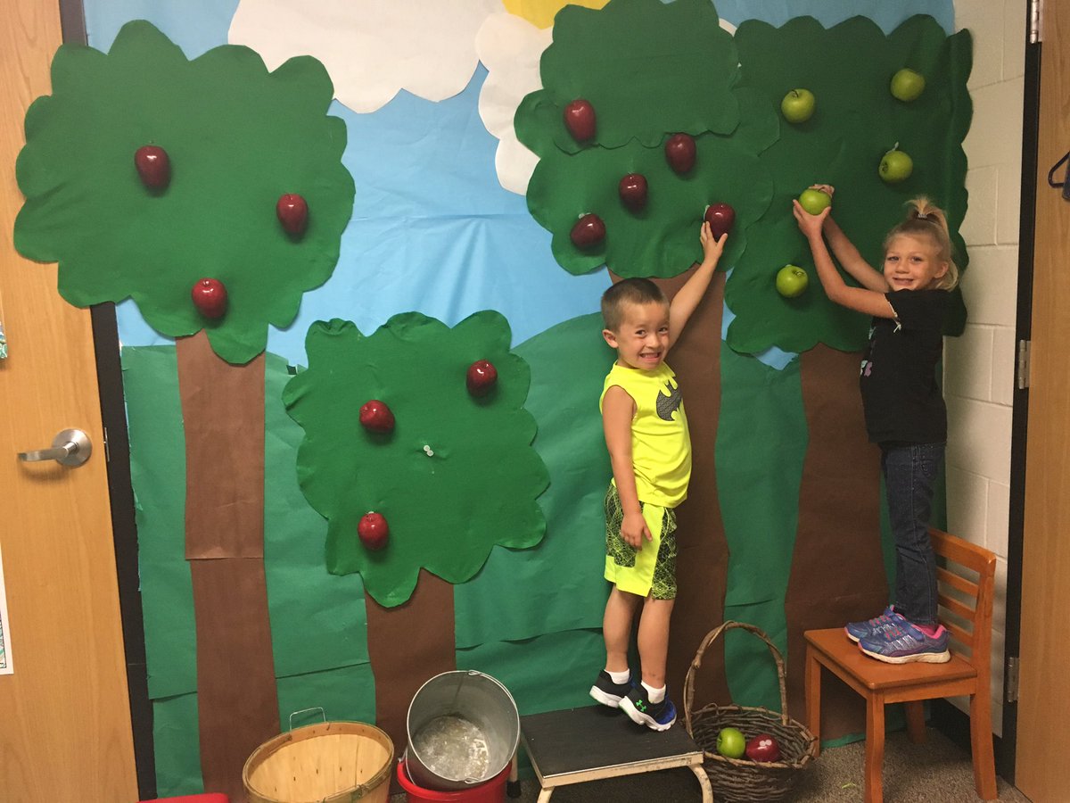 missycook1st's tweet photo. Excited about the lang I'm hearing as I introduce fall vocab to my little guys. #applepickingtime #sensorytubs #problemsolving @Satothaburr https://t.co/Xbnvu4StbH