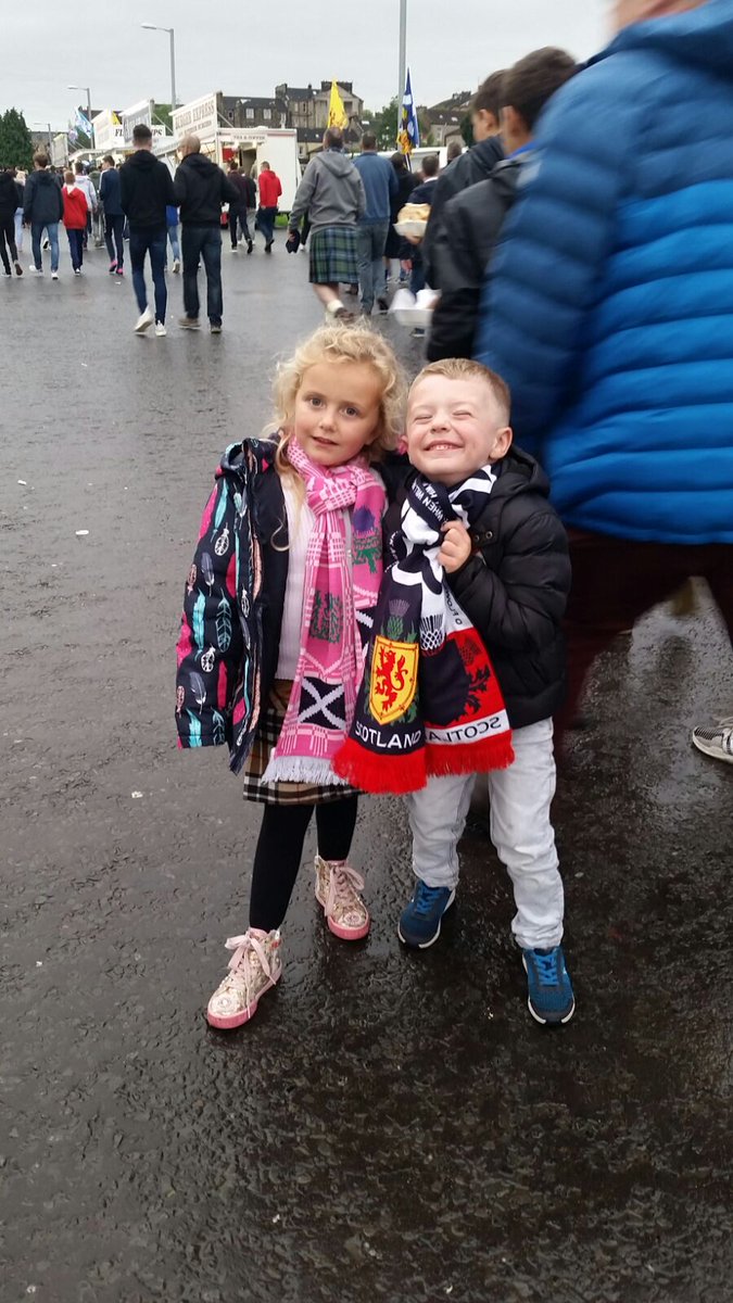 jamie_urey's tweet photo. Amazing first experience for these 2 at Hampden watching @ScottishFA now buzzing for the Slovakia match #SCOMLT #ThisTime #WC2018 https://t.co/jGpOygTF7q