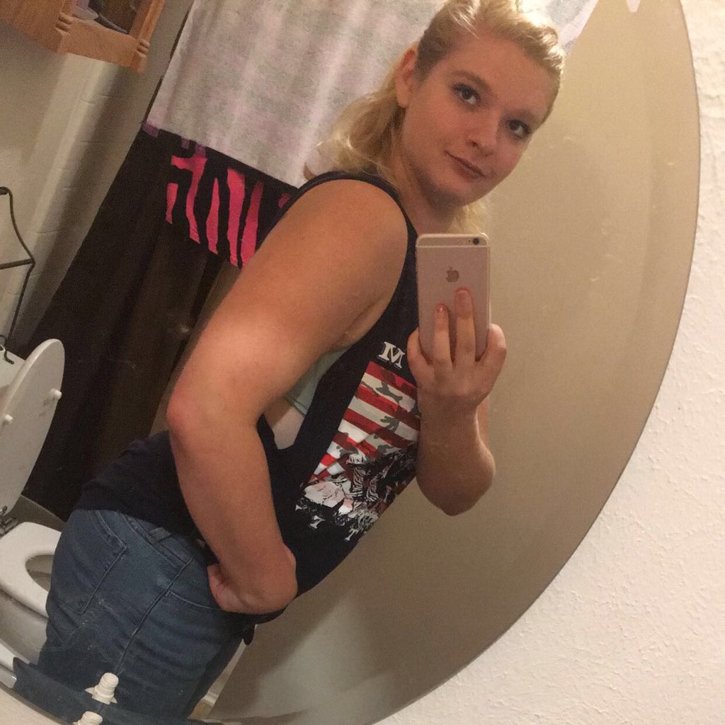 stephgoose911's tweet photo. #NewProfilePic https://t.co/s8YKlm72Ea