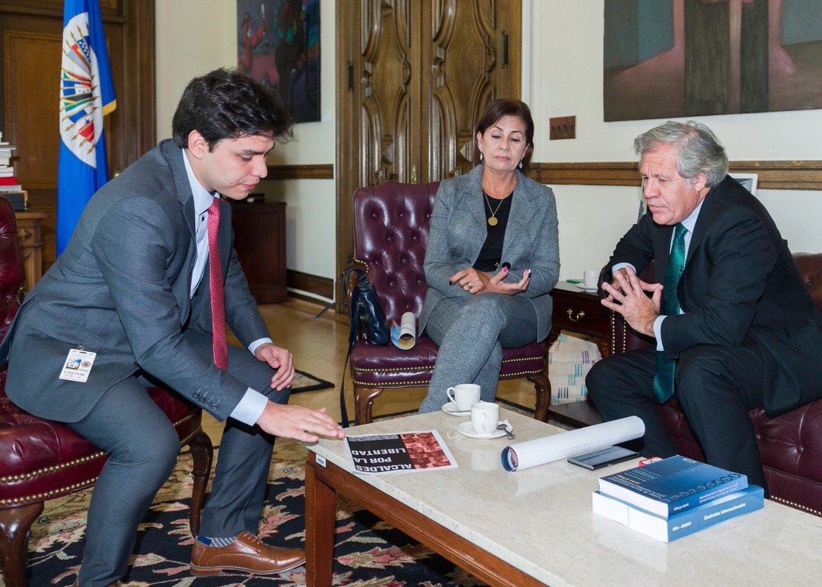 Almagro_OEA2015's tweet photo. Diálogo con familia de @AlfredoARamos, Alcalde de Iribarren, preso político que debe ser trasladado a casa urgentemente x su estado de salud https://t.co/x4tghDUnHK