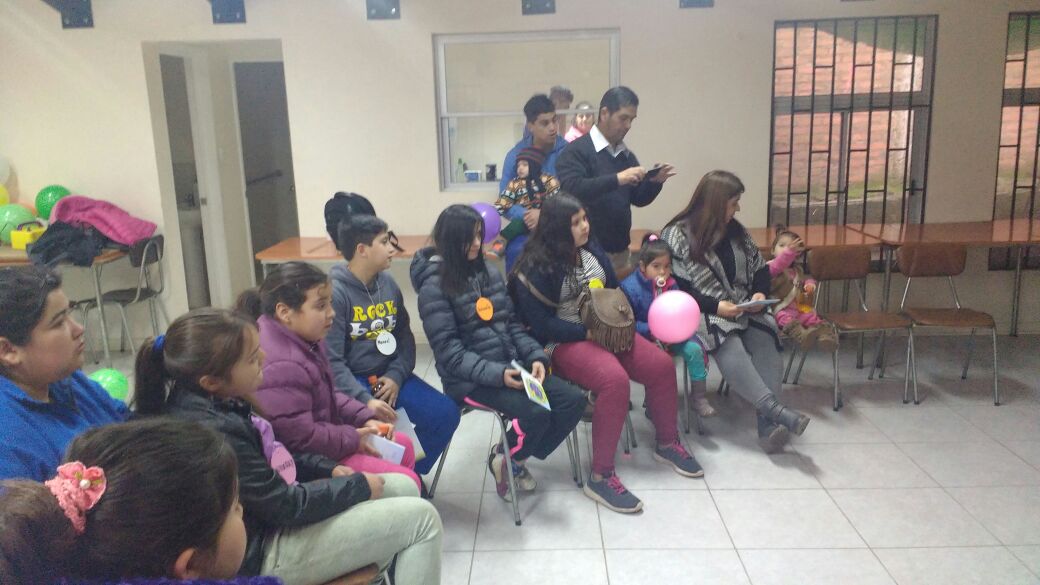 opd_penco's tweet photo. Enseñando derechos de infancia a NNA y parentalidad positiva a sus mamis en sector Pedro Padre Arregui  @Sename_VIII @VictorHugoPenco. https://t.co/RIVc8Pvehq