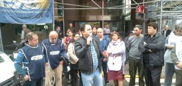 CTAABuenosAires's tweet photo. La CTA-A movilizará a la OIT y Telefónica por la reincorporación de Jorge Castro
https://t.co/NRv8cxWm0E https://t.co/XVKhelPmpR